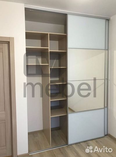 Шкаф купе с зеркалом