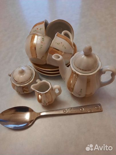 Сервиз сувенирный фарфоровый