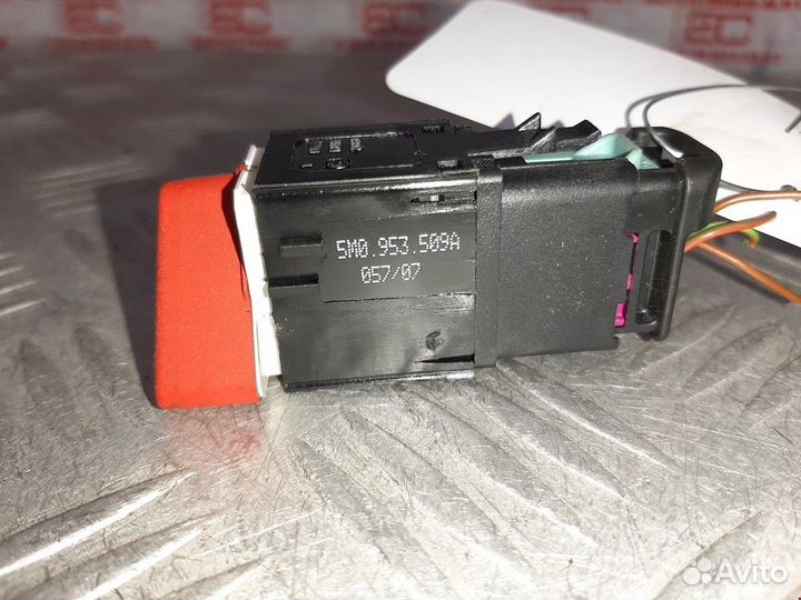 Кнопка аварийной сигнализации Volkswagen Golf Plus