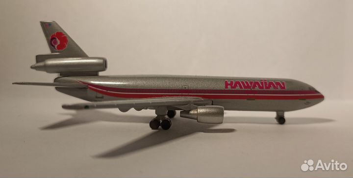 Модель самолета DC-10 Hawaiian 1:500