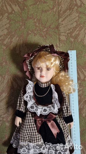 Кукла фарфоровая коллекционная