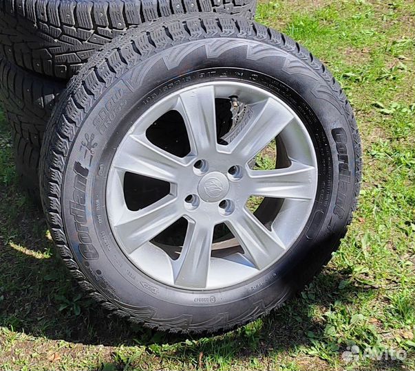 Комплект зимних колес 195/65 R15 на литье 4 х 100