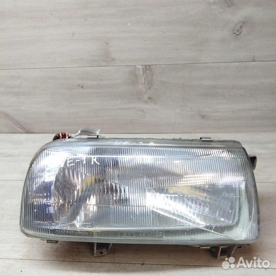 Фара правая Volkswagen vento не оригинал