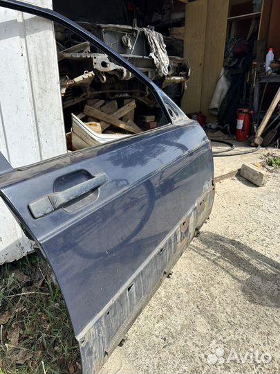 Дверь на мерседес е190