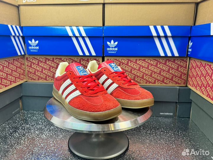 Adidas originals gazelle vintage red