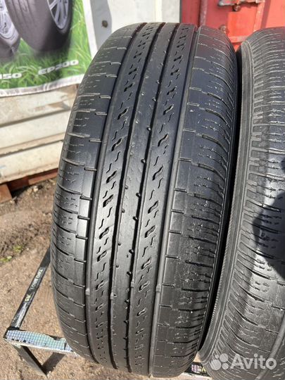 Nexen Roadian 571 235/65 R17 104T