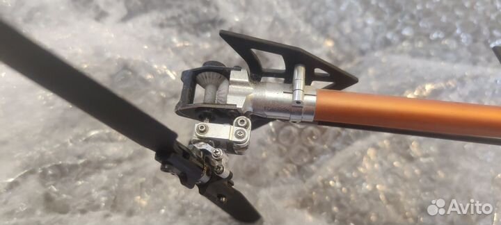 Дрон, вертолет trex 450