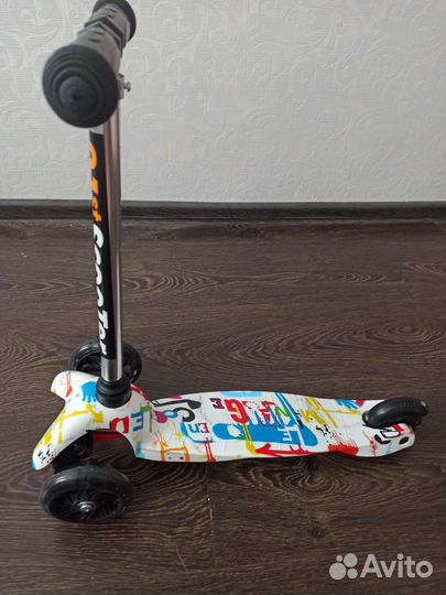 Самокат детский трехколесный новый