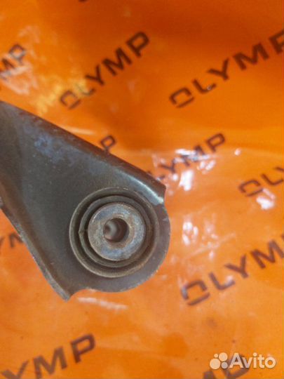 Рычаг верхний передний правый Honda Odyssey RB1