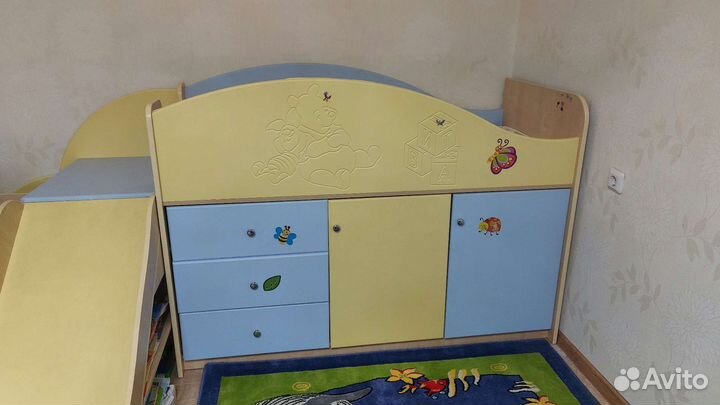 Детская кровать и стол