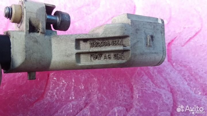 Датчик положения коленвала VW Audi Skoda Seat