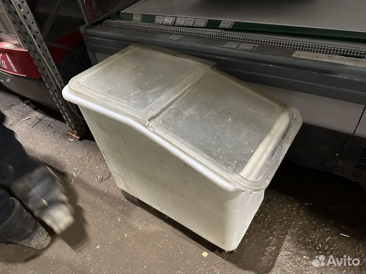 Контейнер передвижной Cambro IBS27