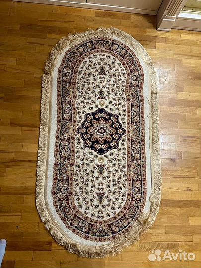 Ковер с прикроватными ковриками sahil б/у