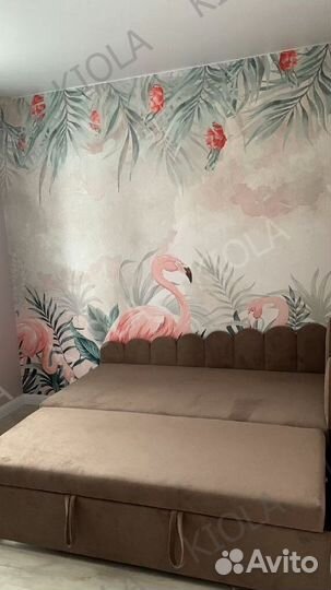 Кровать с мягкой спинкой