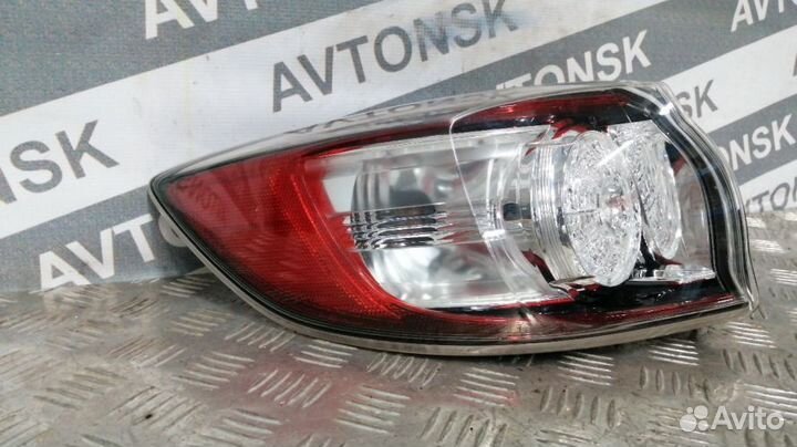 Задний фонарь Mazda Axela Левый