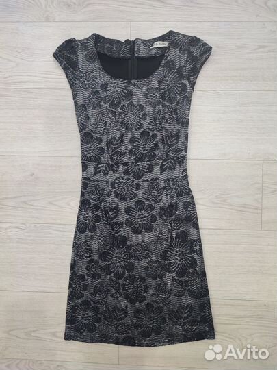 Нарядное женское платье