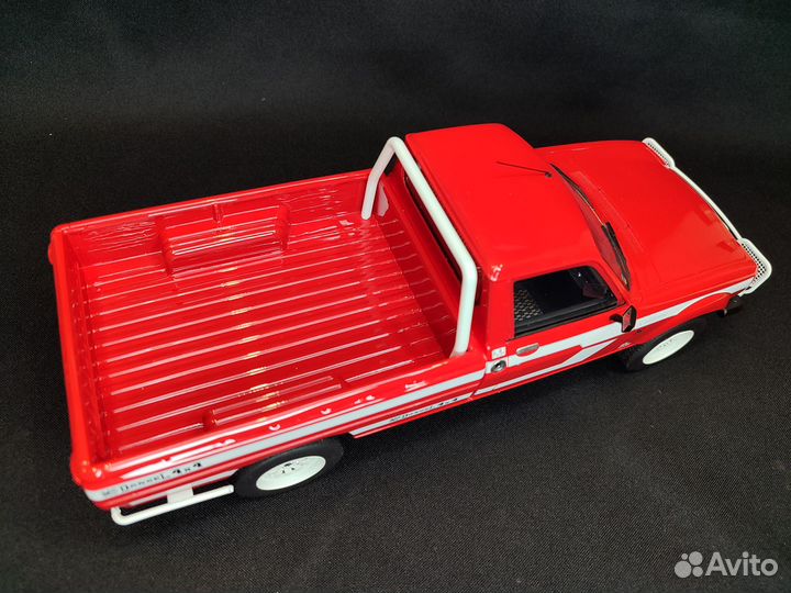 1/18 Peugeot 504 Pick Up Dangel (Otto)