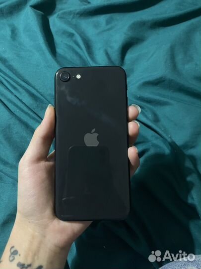 iPhone SE (2020), 64 ГБ