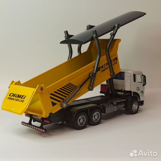Модель самосвала инерционная металлическая