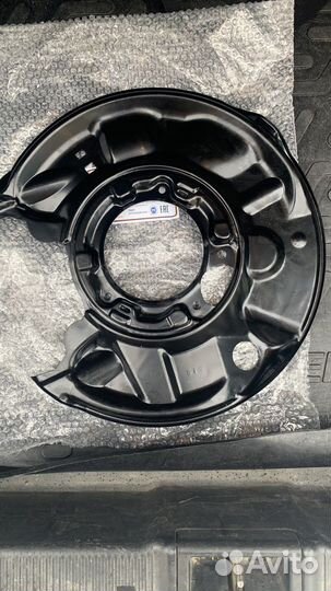 W203 Кожух тормозного диска зад. пр