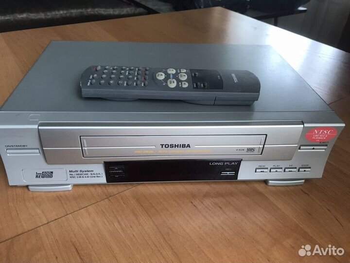 Видеомагнитофон toshiba