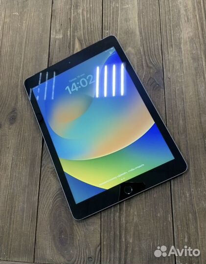 Отличный iPad 2017 5 gen 128 gb Sim