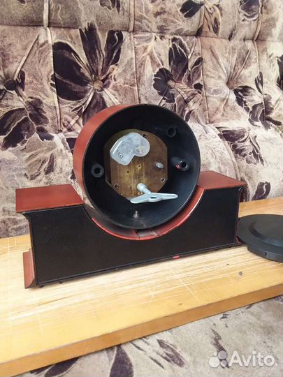 Настольные часы