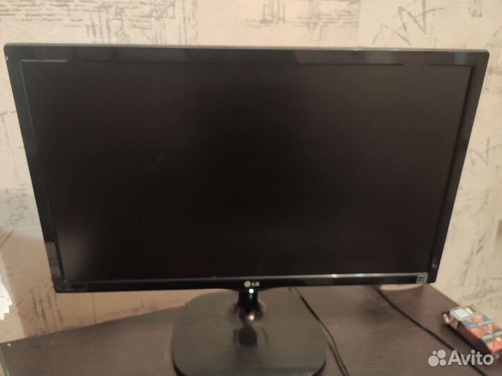 Монитор LG, IPS матрица, 22 дюйма, 1920х1080