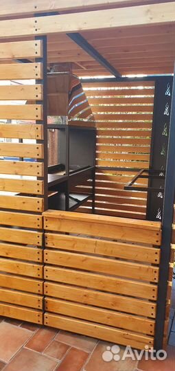 Мангальная зона под крышей