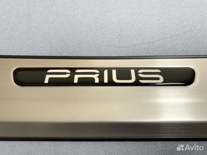 Накладка на бампер для Toyota Prius 2015-2019 50