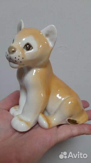 Статуэтка львёнок