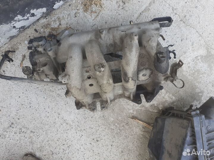 Впускной коллектор Nissan Almera N16