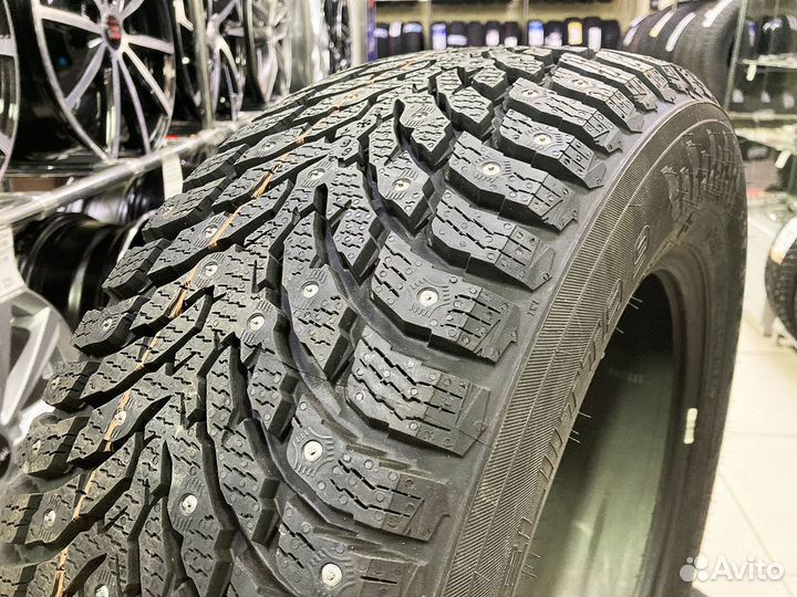 Nokian Tyres Hakkapeliitta 9 SUV 215/70 R16