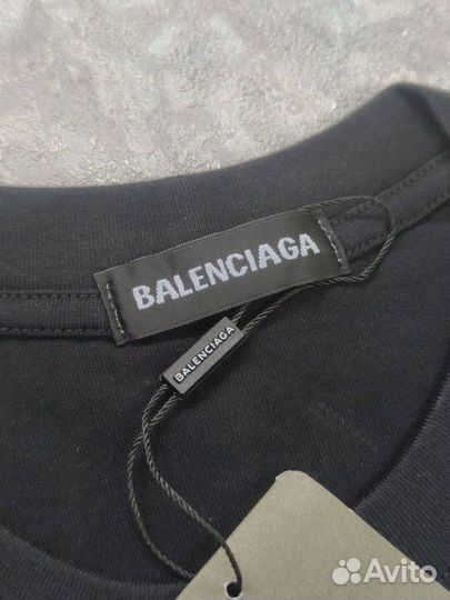 Balenciaga футболка в наличии