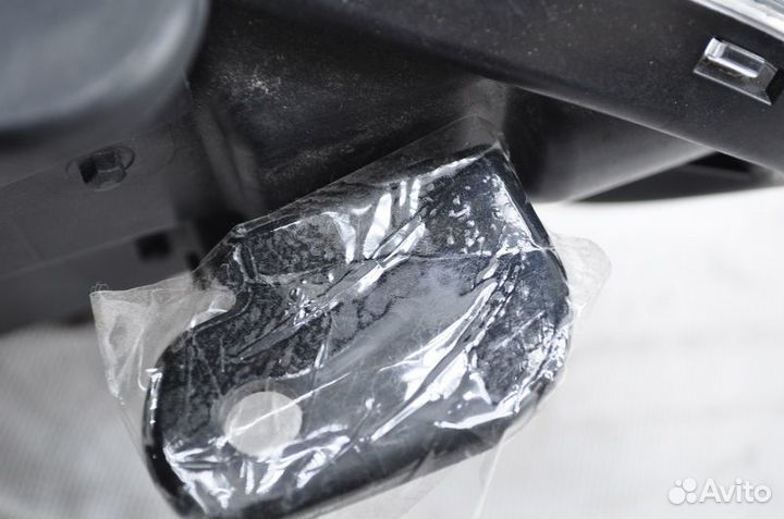 Б/У Б/У Фара передняя левая Kia Stinger 2017