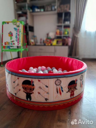 Сухой бассейн шариками