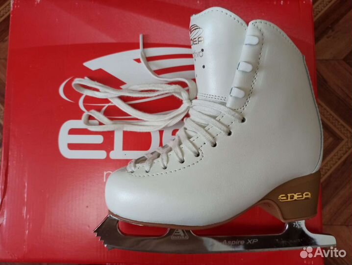 Фигурные коньки edea