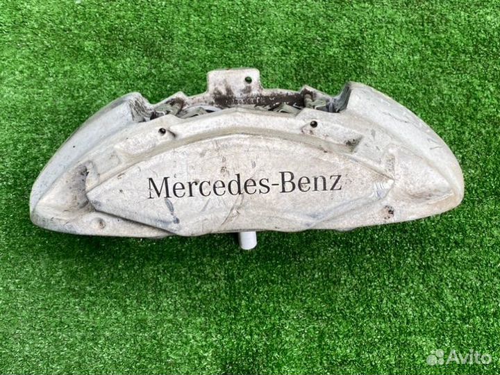 Суппорт тормозной передний правый Mercedes-Benz