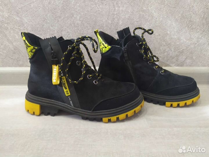 Ботинки замшевые