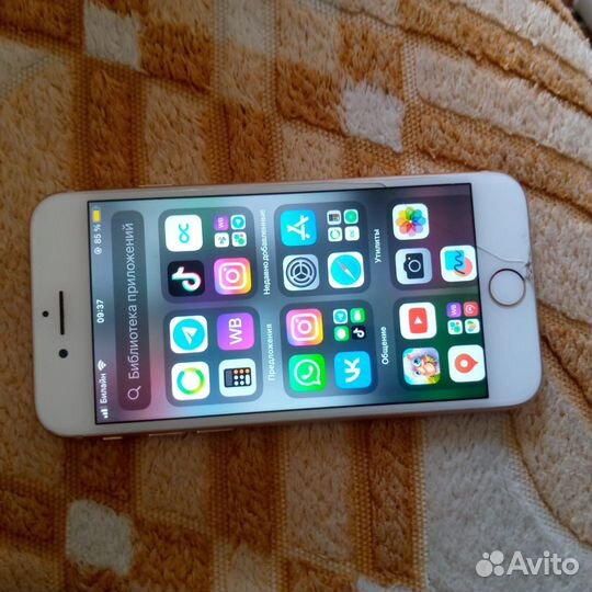 Телефон iPhone 8 64 gb