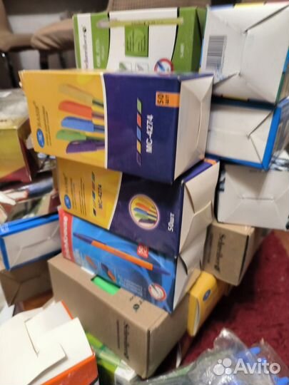 Очень много синих шариковых ручек упаковка 50шт