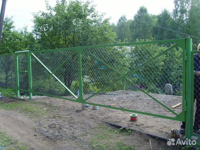 Ворота из сетки рабицы фото Забор из сетки рабицы купить в Новосибирске Товары для дома и дачи Авито