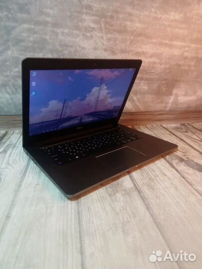 Стильный Ультрабук Dell / Grарhics 620 / i3 / SSD