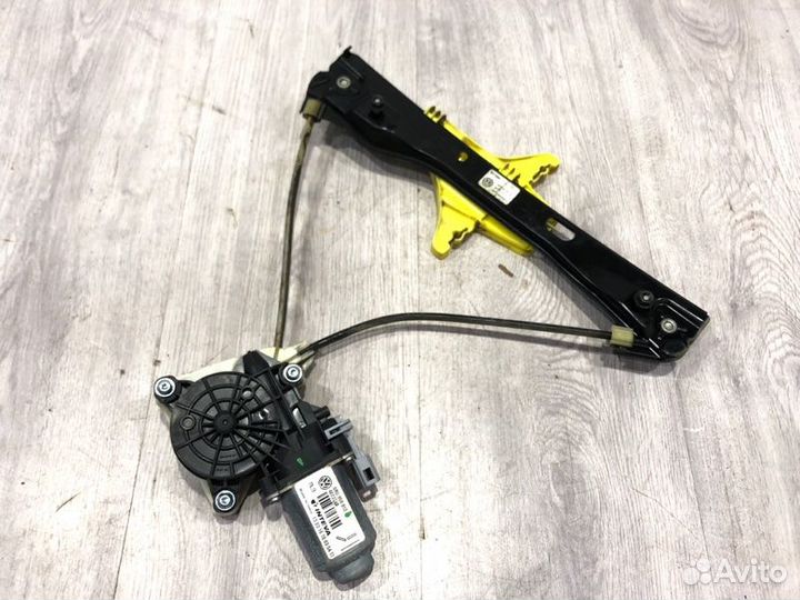 Стеклоподъемник задний левый Volkswagen Polo 5