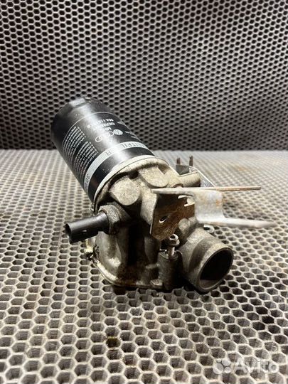 Кронштейн масляного фильтра Volkswagen Jetta 5 BSE