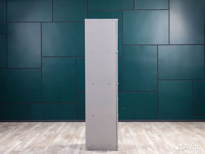 Металлический шкаф