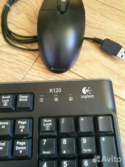 Клавиатура Logitech и мышь