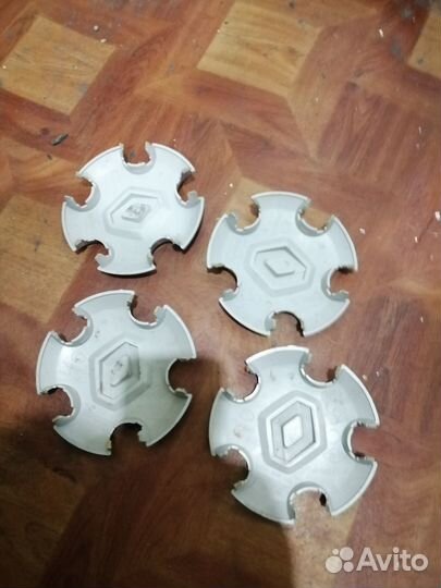 Колпаки на Рено