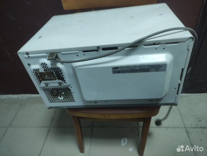 Микроволновая печь Samsung M1712NR на запчасти