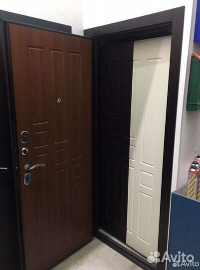 Дверь входная новая